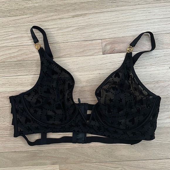 Victoria Secret lace caged bra - Size XL - Picture 1 of 6